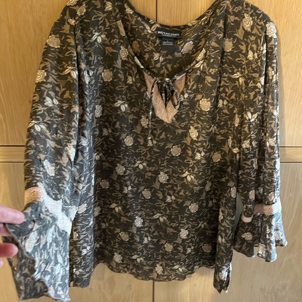 Notations clothing co fun flirty and lightweight. Bohemian style size L 🌷